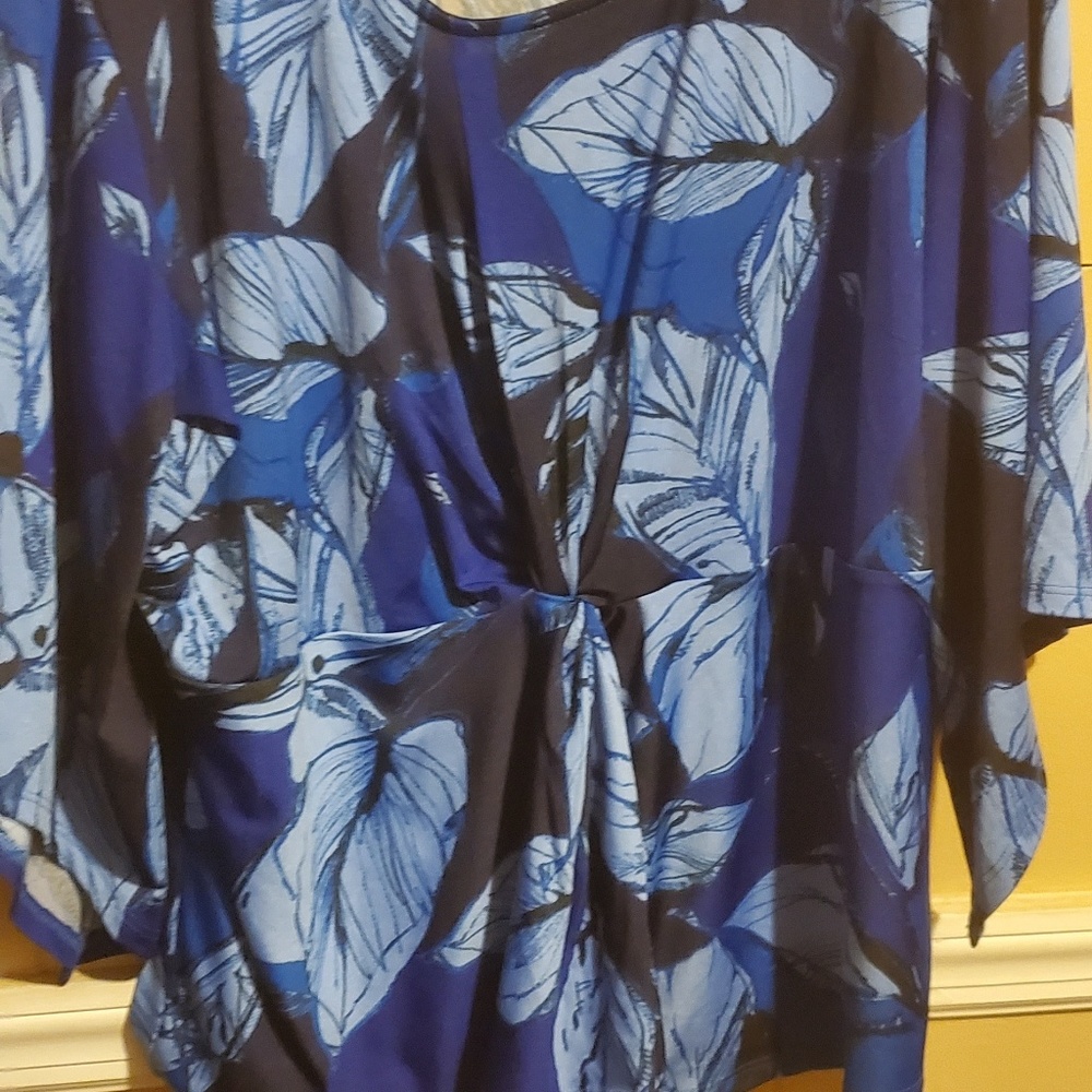 Women ashley Stewart shirts size 18/20